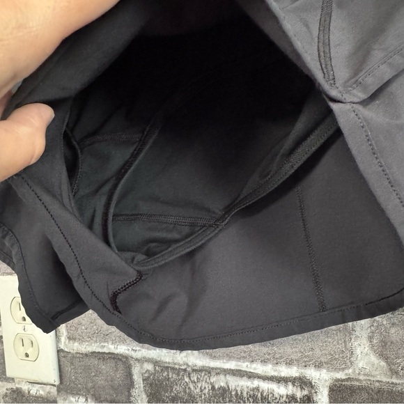 Lululemon Speed Short 4-way Stretch 2.5" Black shorts - Picture 5 of 9